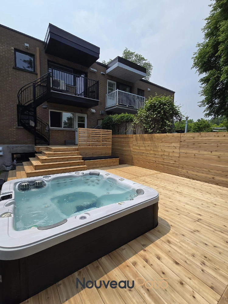 construction-patio-bois-montreal-cedre-rouge-sur-pieux-4
