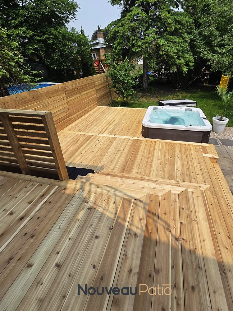 construction-patio-bois-montreal-cedre-rouge-sur-pieux-5